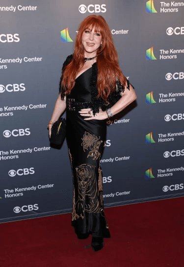 Charlotte Tilbury look of 45th Kennedy Center Honors red carpet look