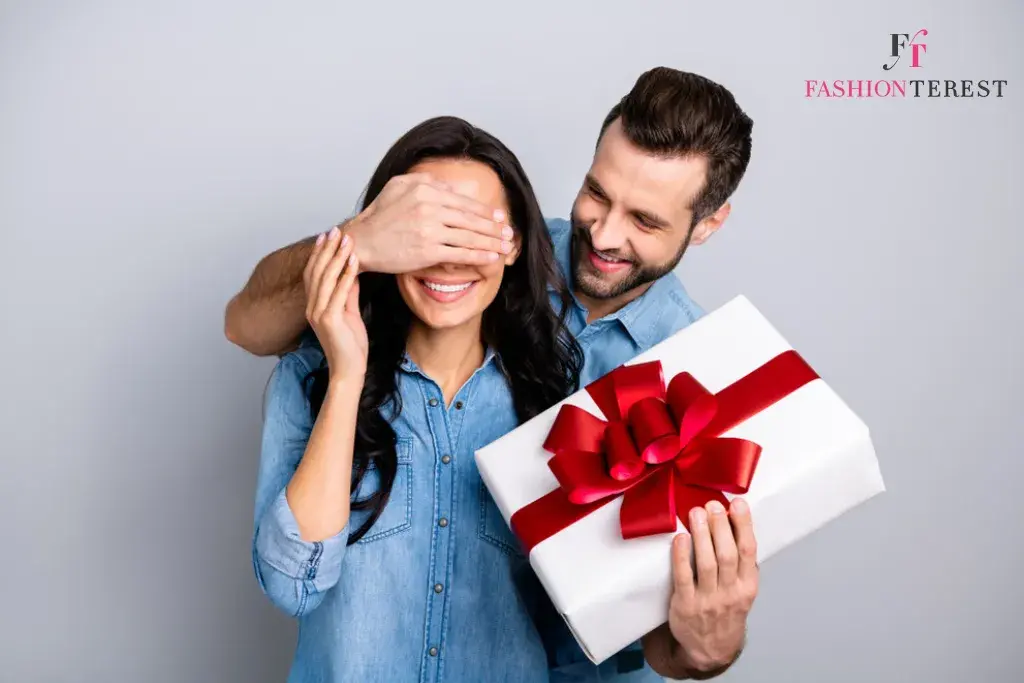 50 Best Gifts for Girlfriend That You’ll Love to Buy