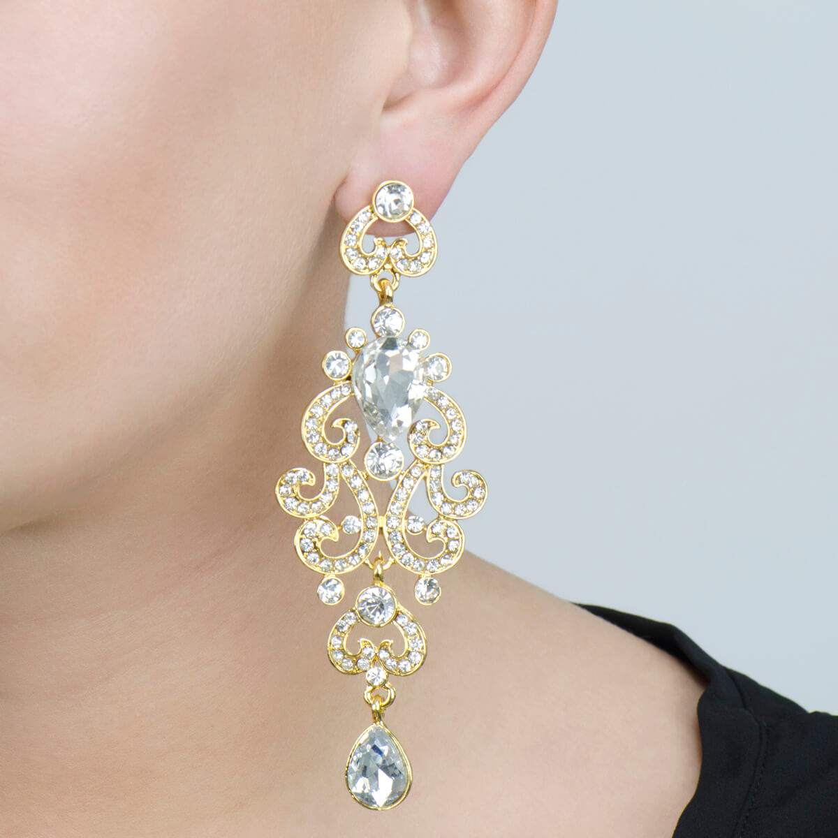 earring design with white dimond