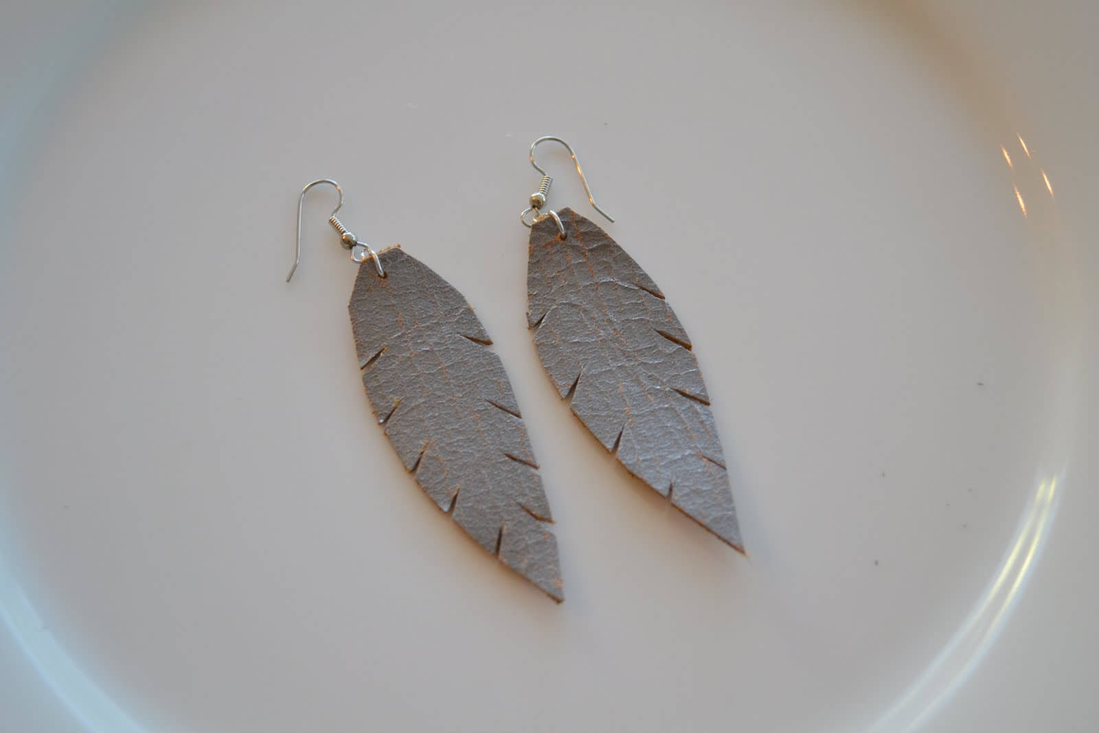 handmade earrings leaf design