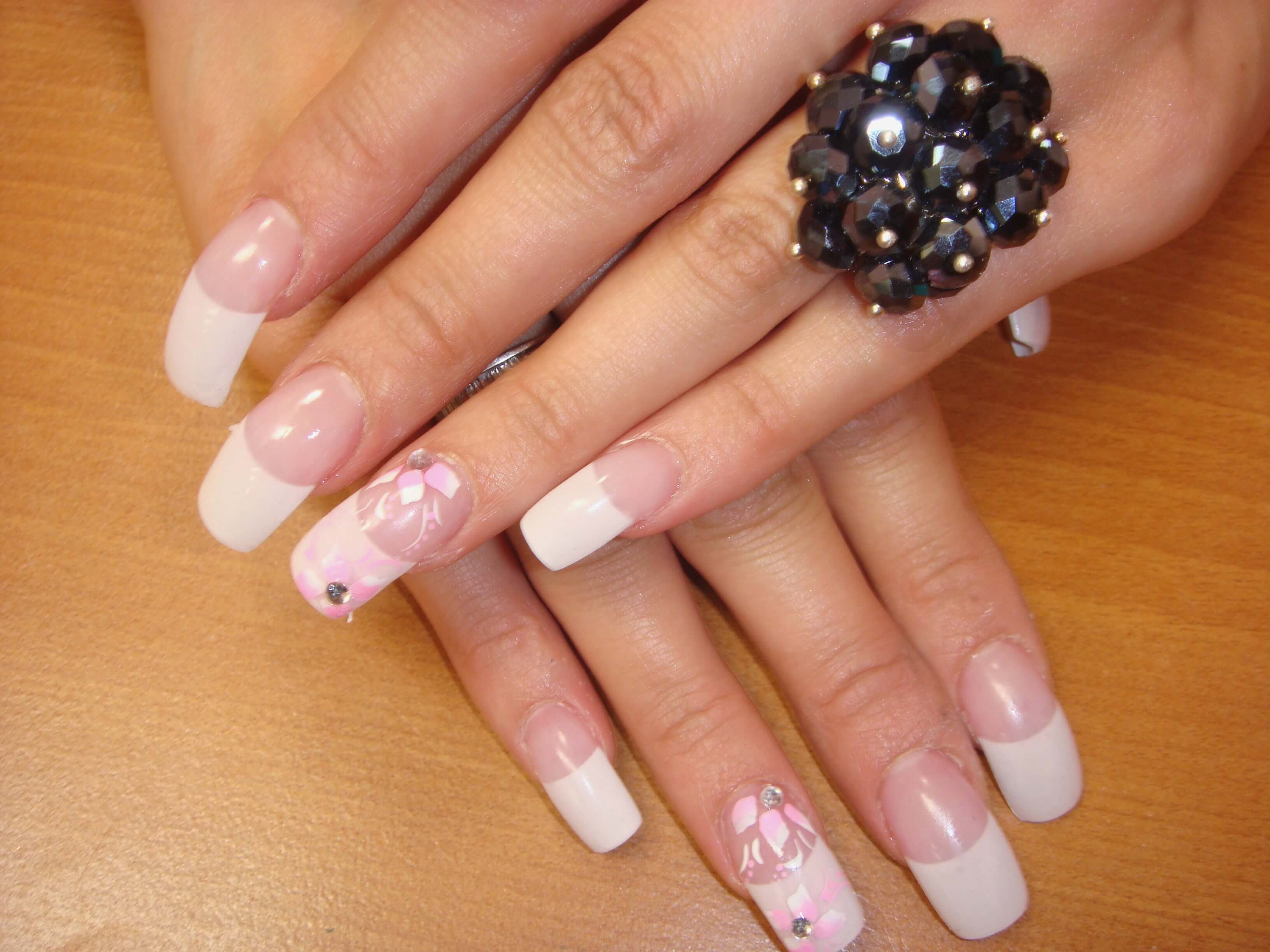 french nails 