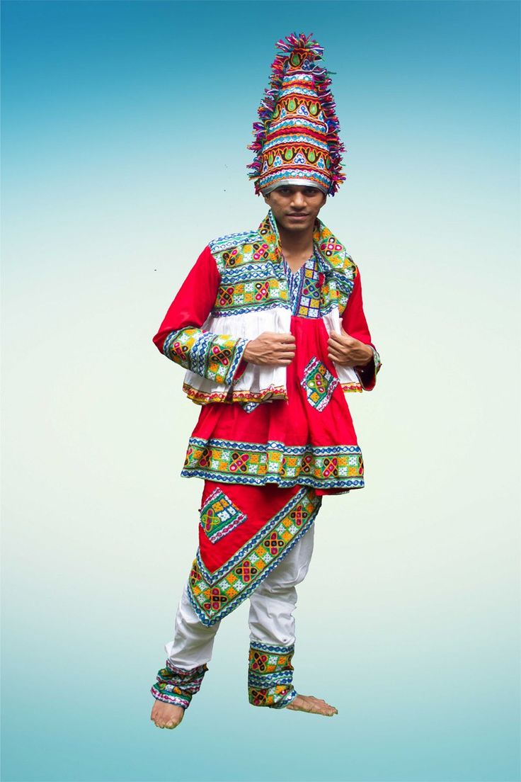 navratri dress for men with traditional hat