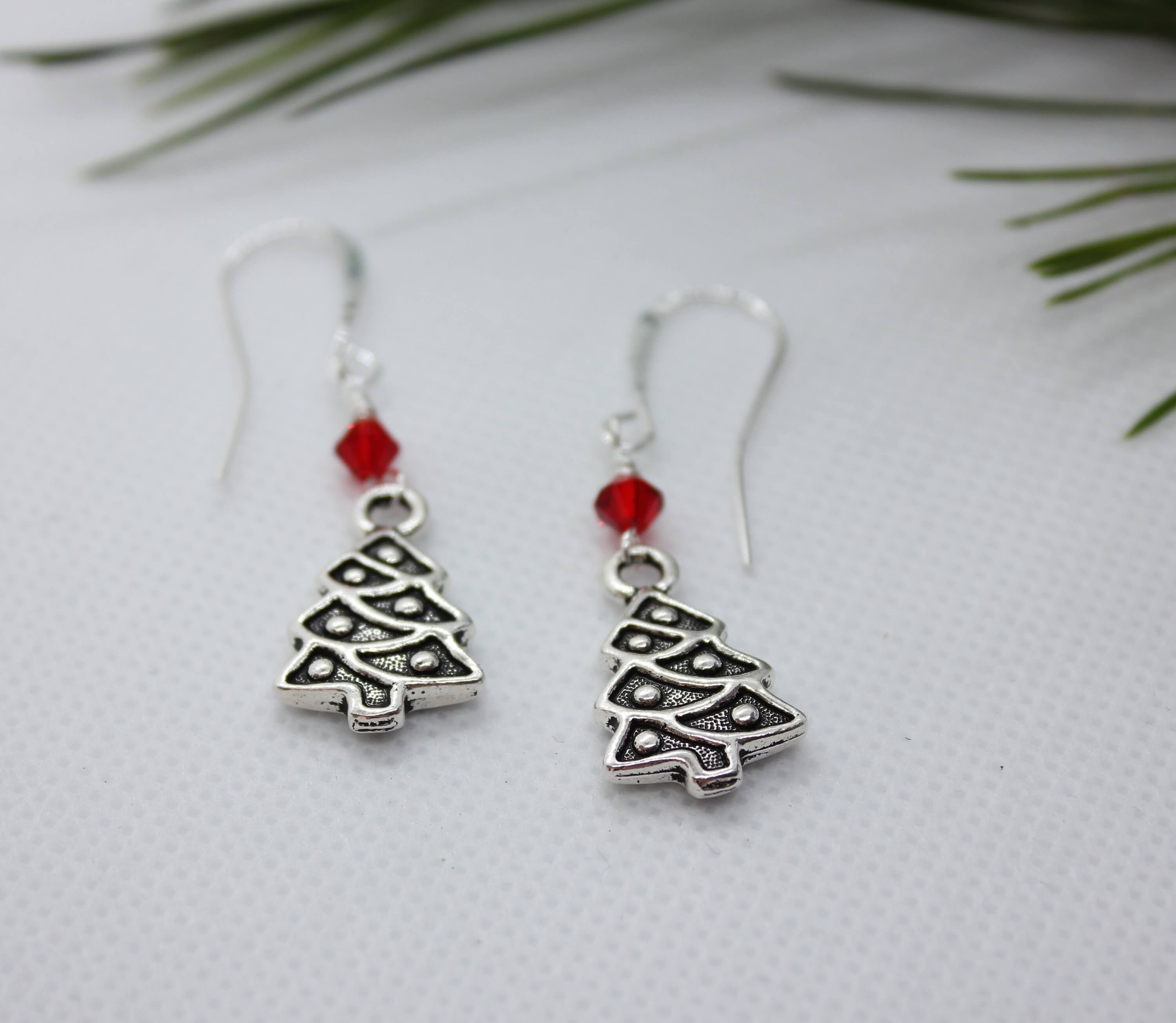 beaded christmas tree earrings