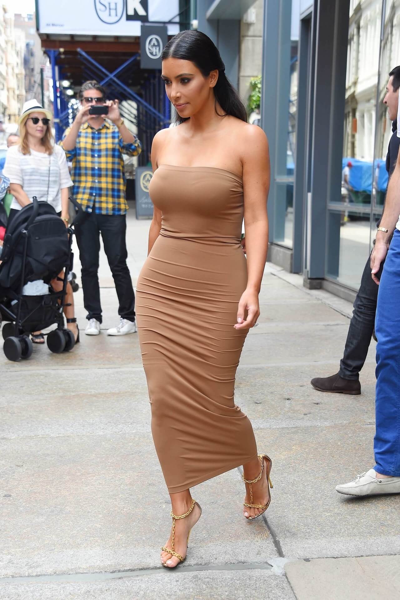 Kim Kardashian outfits