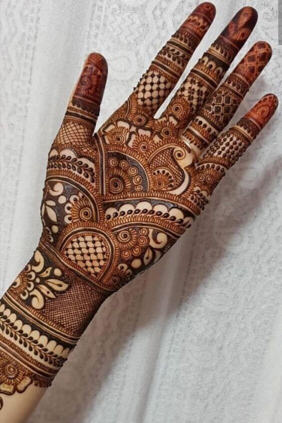 Traditional Simple Mehndi Designs