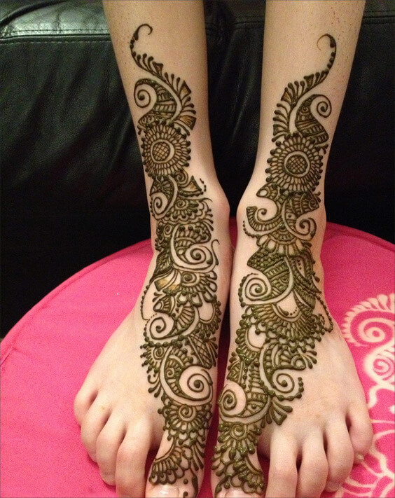 Legs Mehndi Design