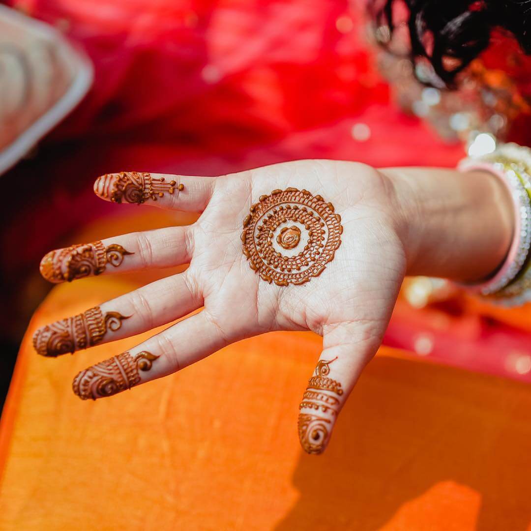 simple mehndi design 