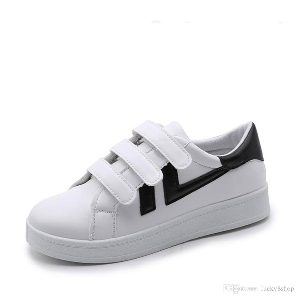 white sneaker outfits for women