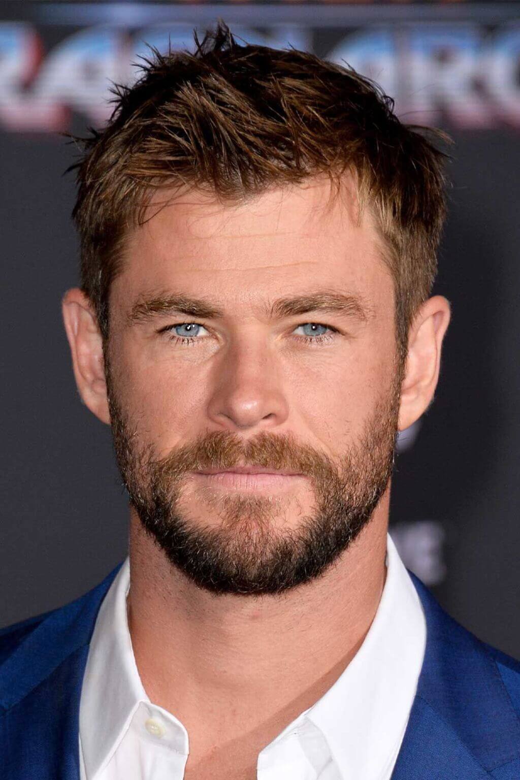Short Trimmed Hairstyle Of Chris Hemsworth