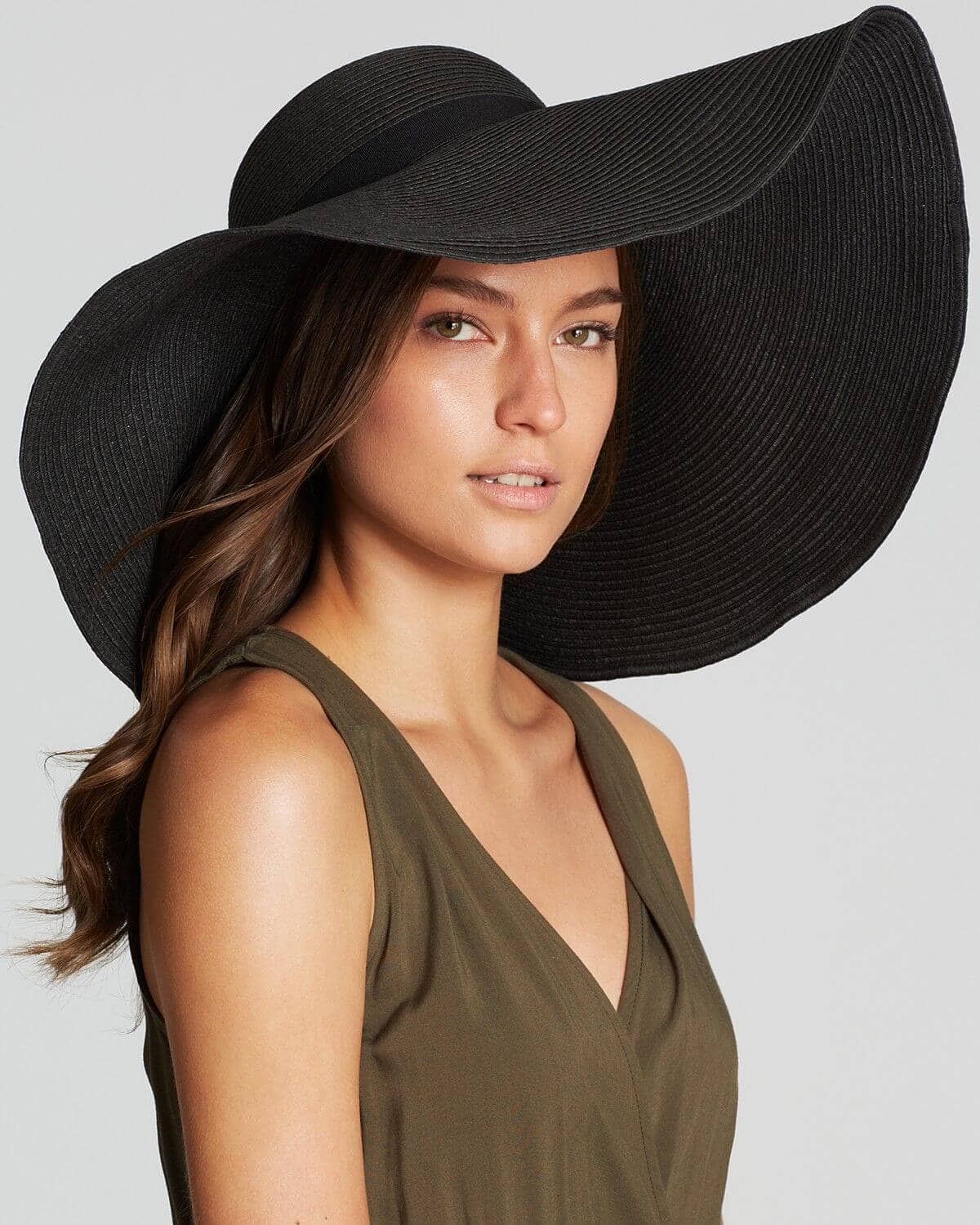 Huge Sunshade Hat for Spring Fashion Trends