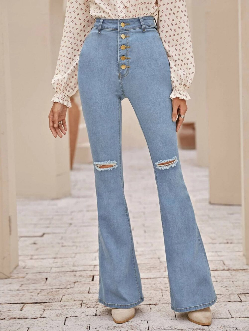 15+ High Waisted Flare Jeans Styles to Try in 2024 | Fashionterest