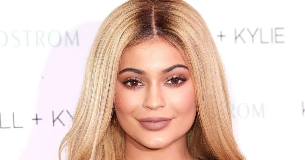 Blonde Hair Highlighted Wig Trends