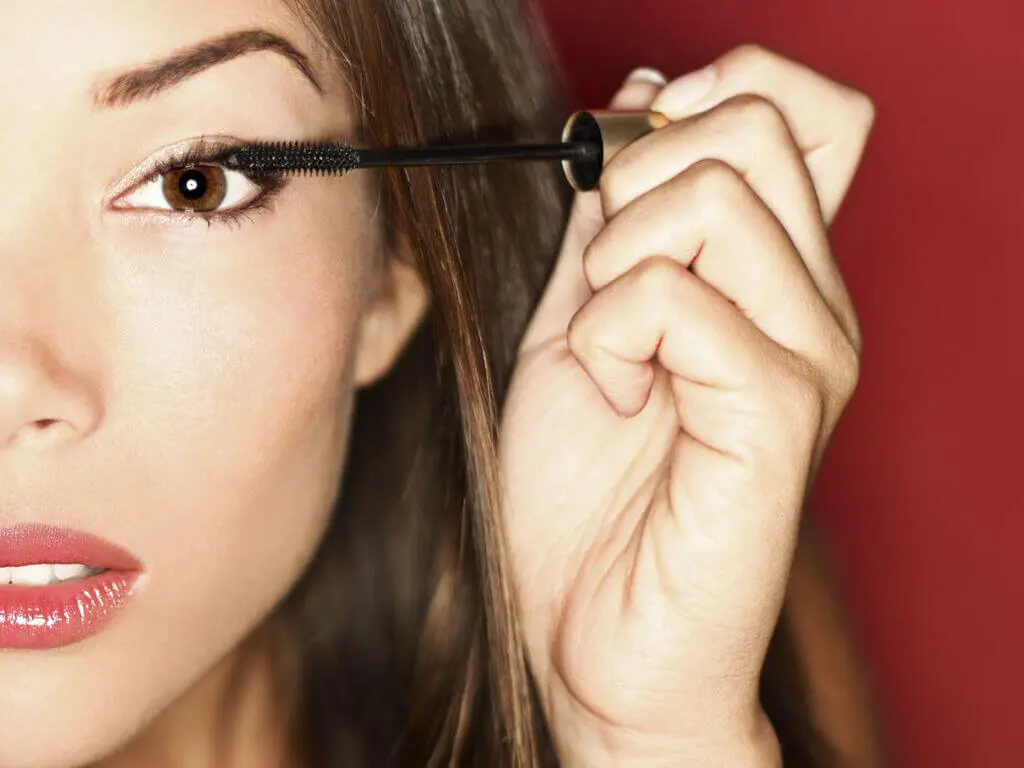 Eyelashes Extension Is Good at Boosting Self-Confidence