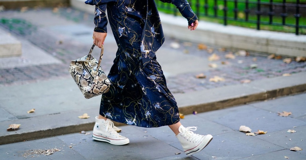 How to Wear Sneakers Fashionably