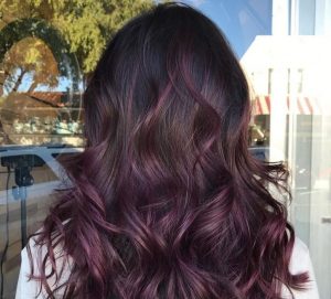 17 Amazing Burgundy Hair Color to Make an Attractive Hair