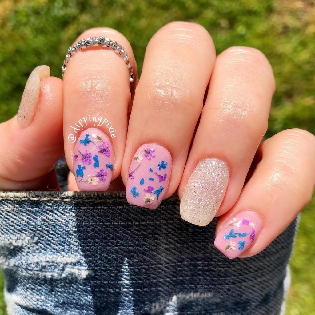 Flowers and Gems on Short Nail: Nail Designs for Short Nails