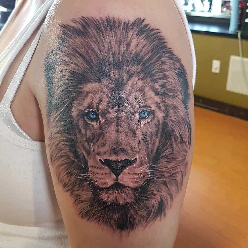 Lion Tattoo: american traditional tattoo