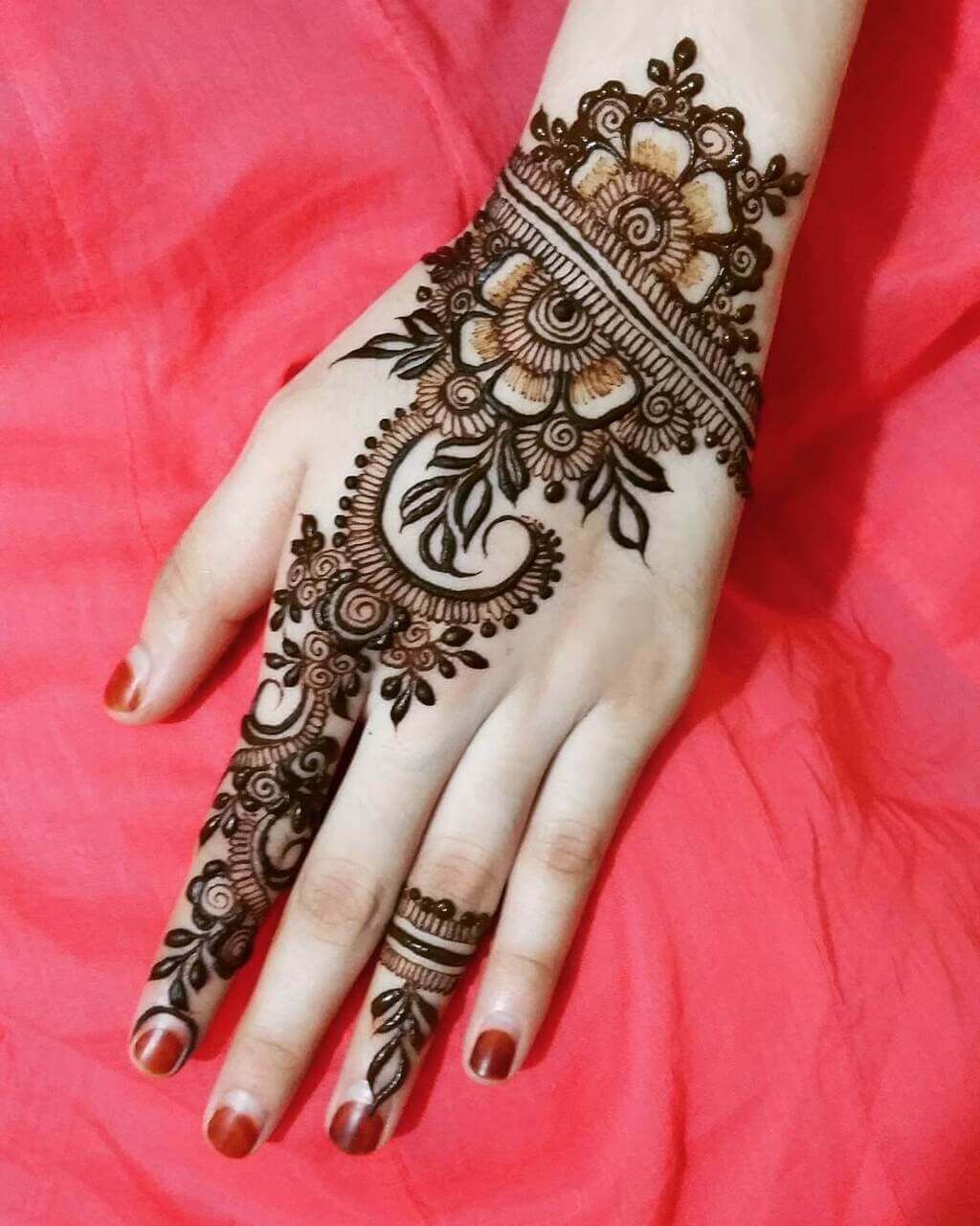 latest arabian mehndi designs for hands 2022