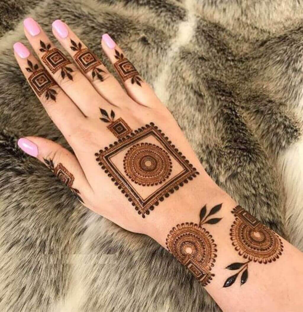 Top 23 Back Hand Mehndi Design That You Must Try in 2021