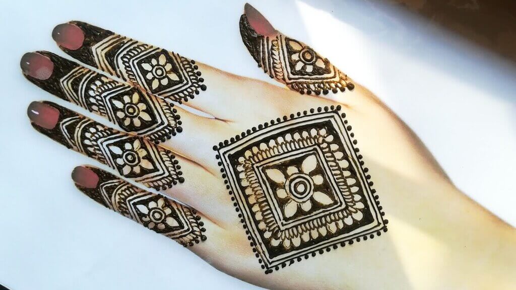 Geometric Outline Mehndi Design for Back Hand