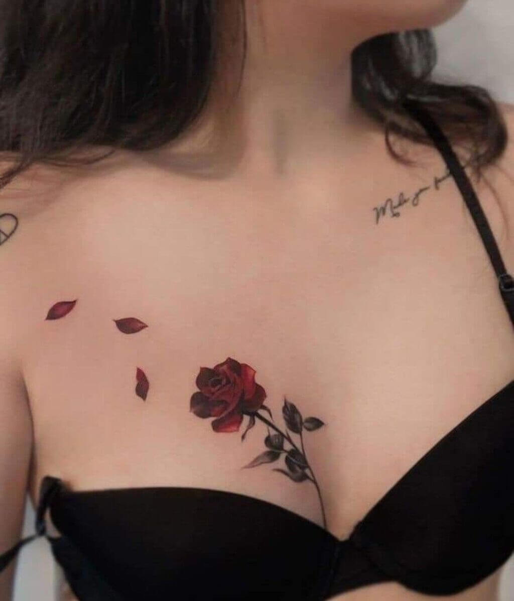 Kleid Rose Breast Tattoo