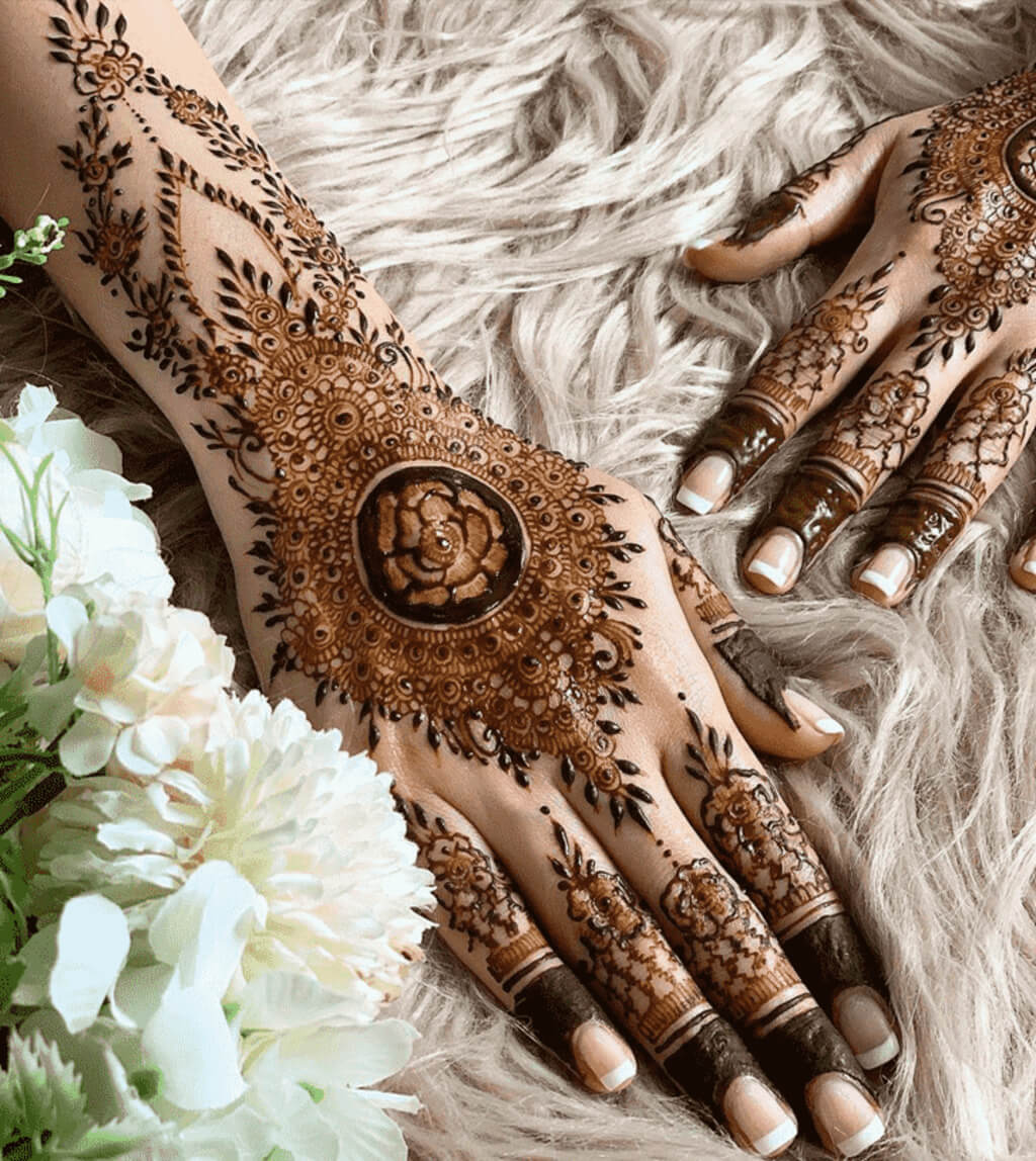 Classic Bridal Back Hand Design