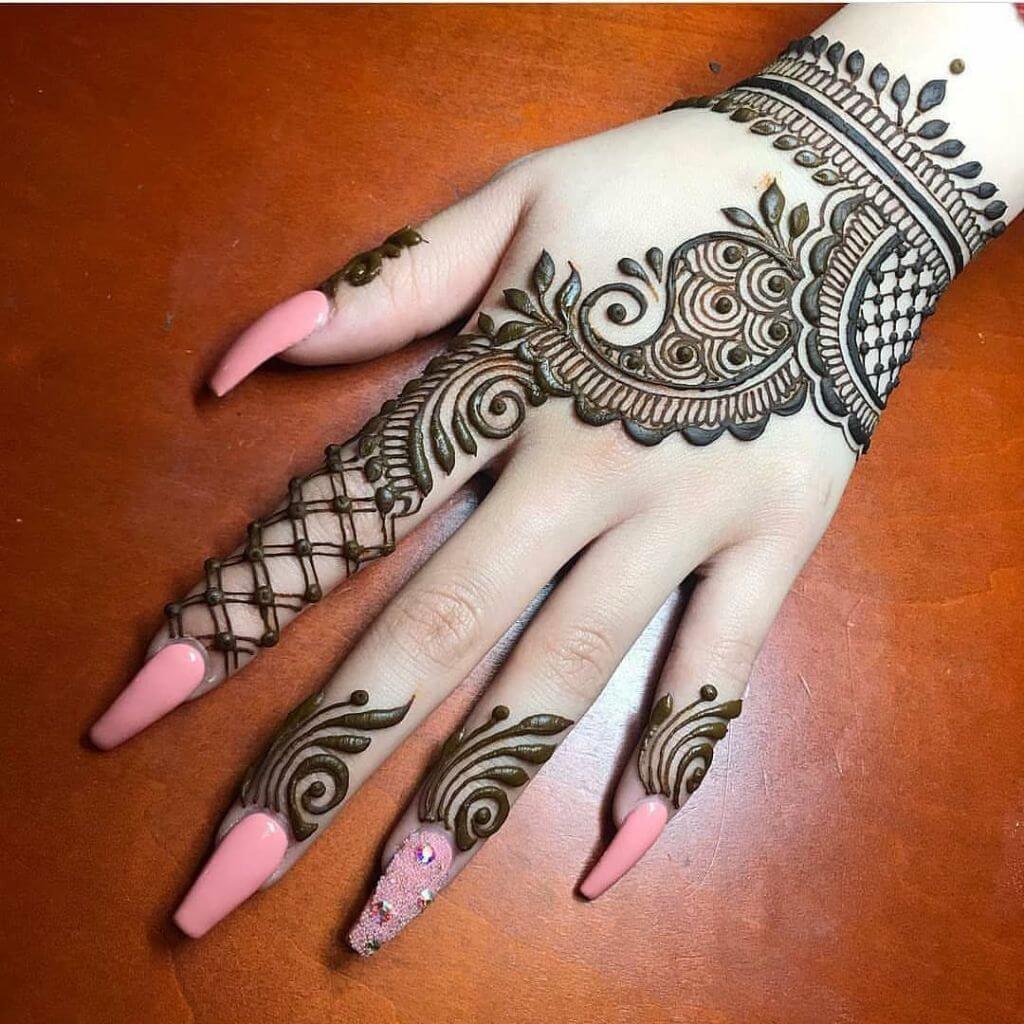 Traditional Single Line Mehndi Design