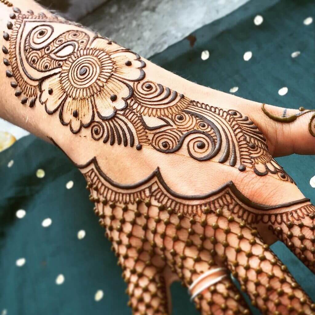 Simple Traditional Mehendi Design Back