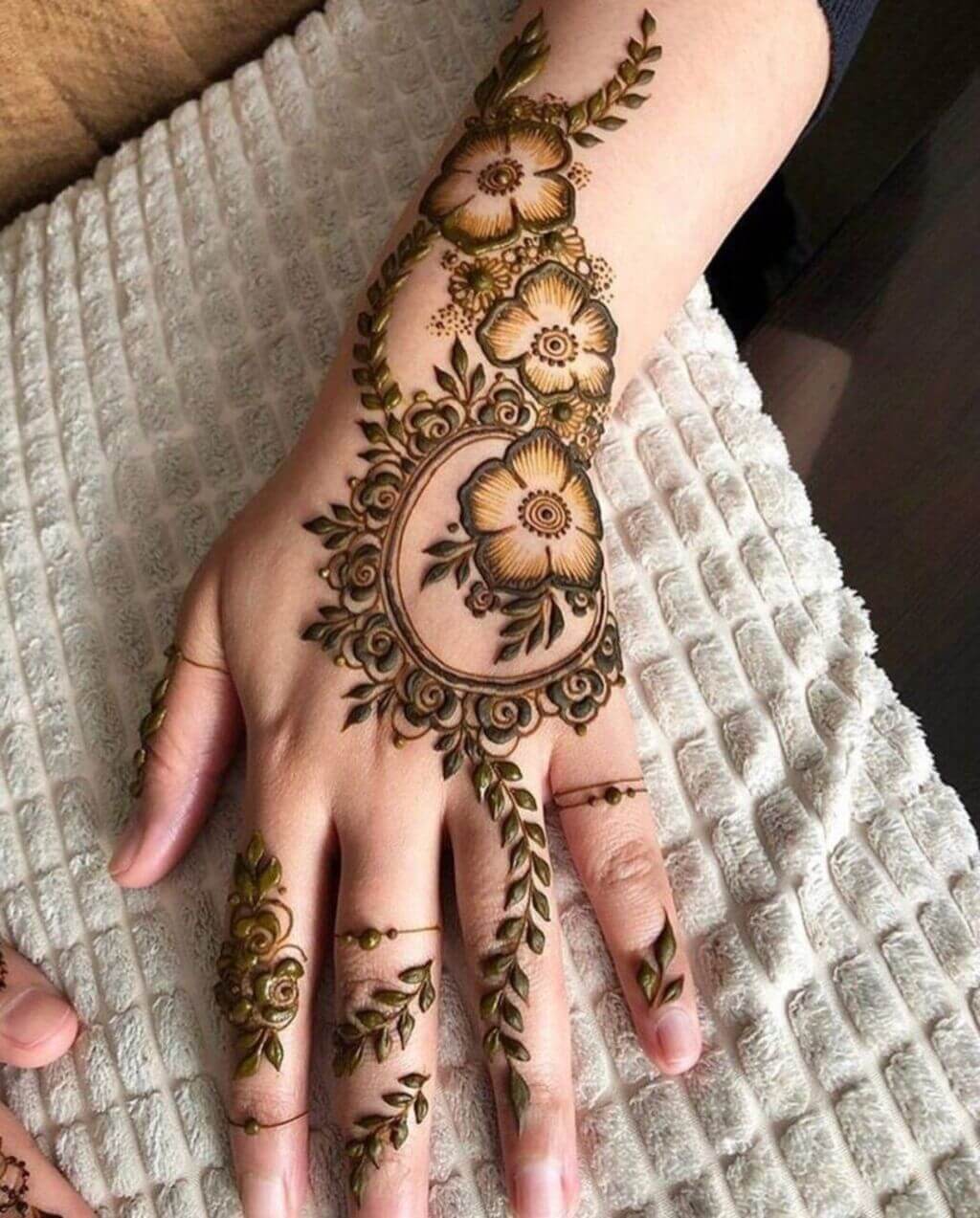 Floral Motif Back Hand mehndi Design