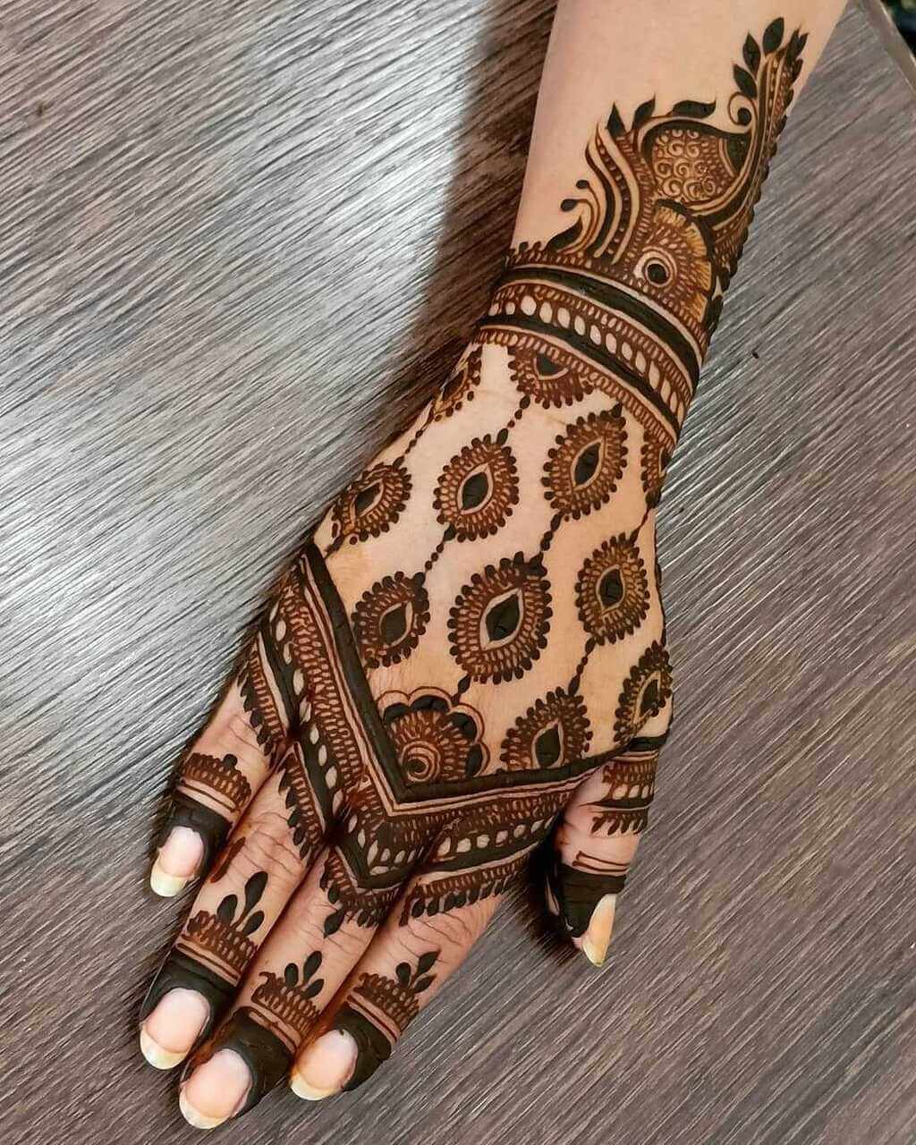 Arabic Fusion Back Mehndi Design