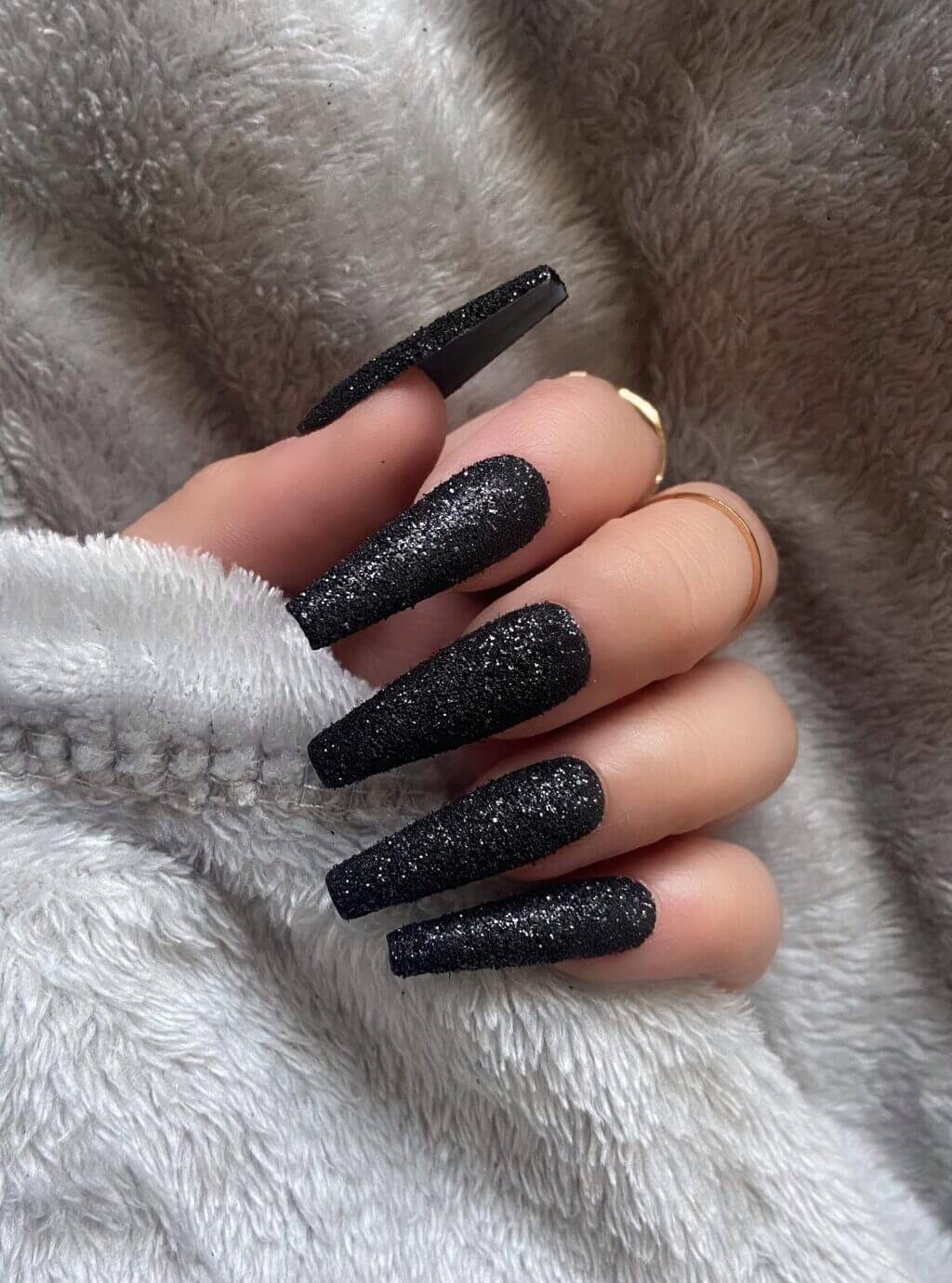 Sparkly Black Nail Designs