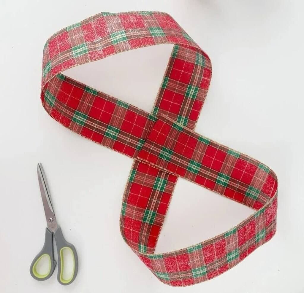 What are the Steps to Create a Double Ribbon Bow?