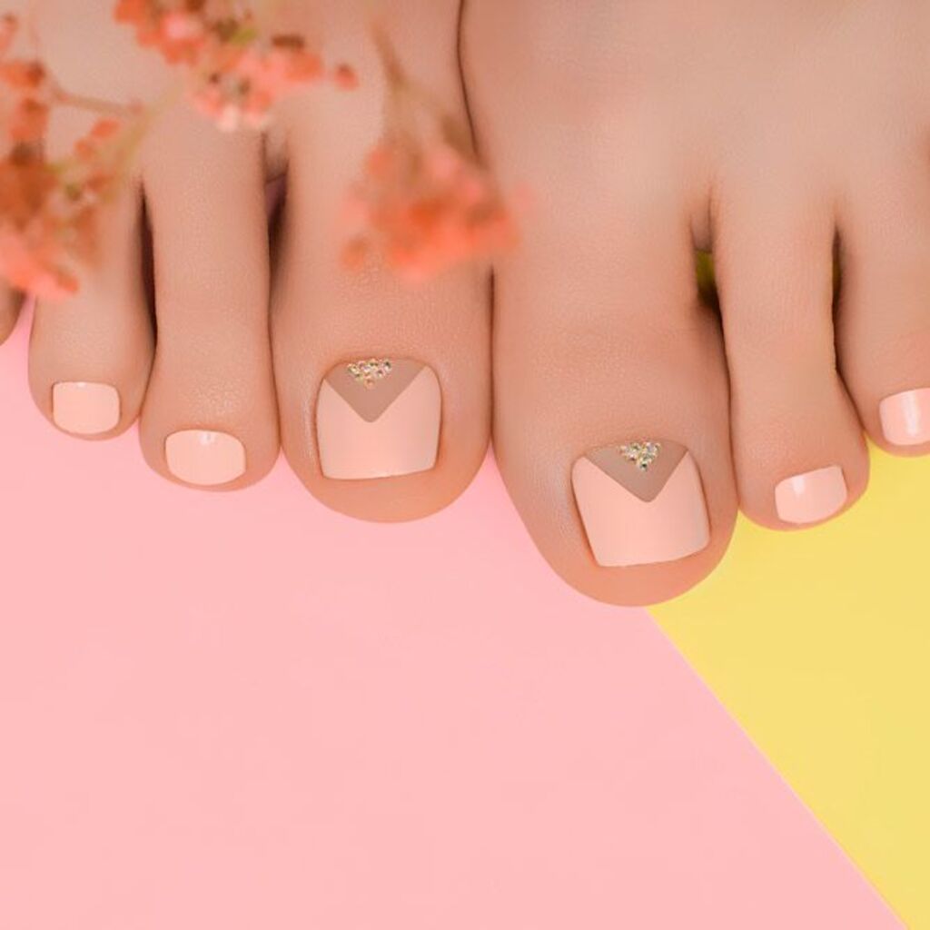 cute acrylic toe nails design