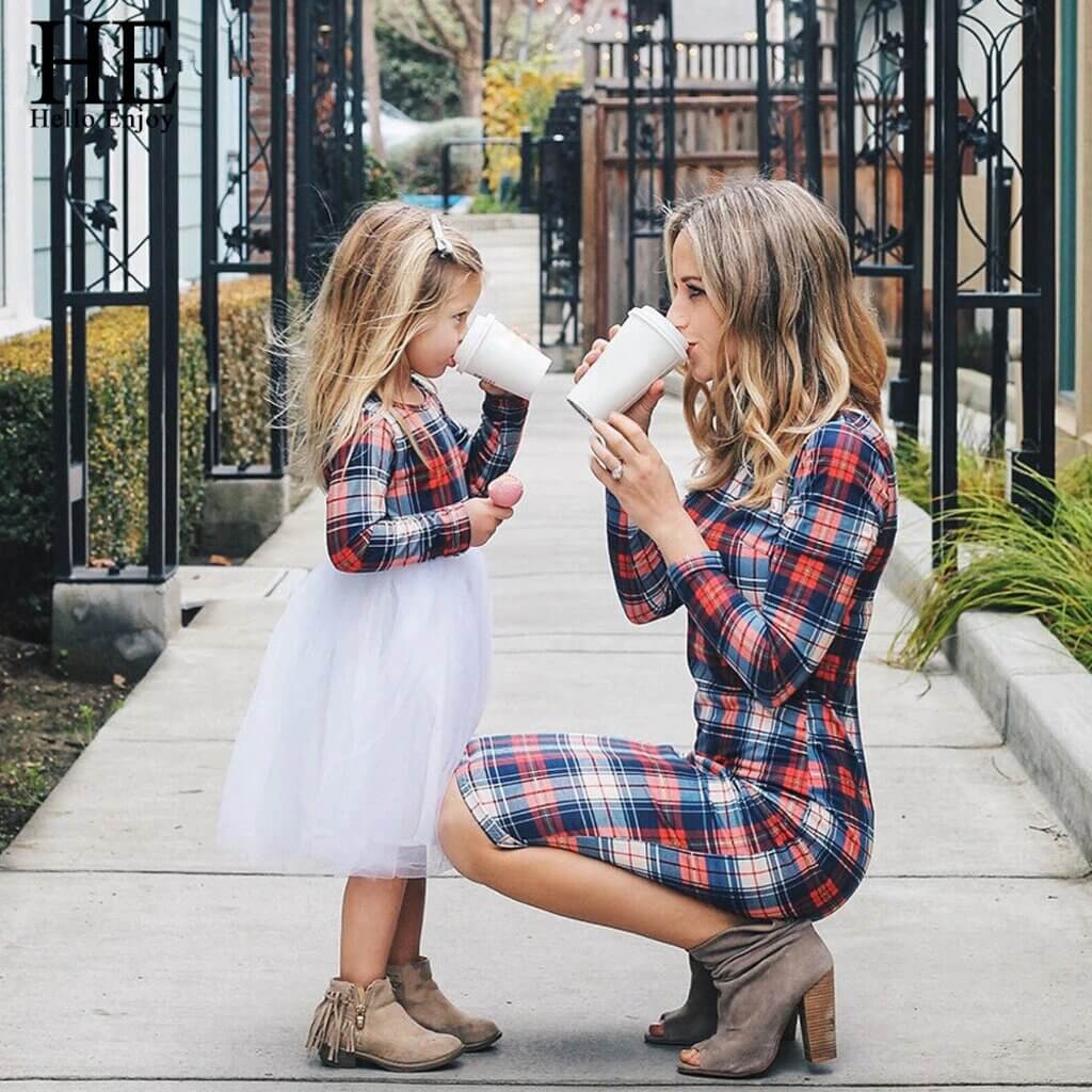 mom and daughter matching outfits