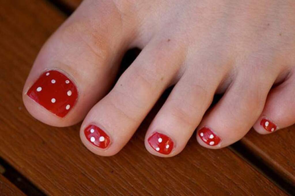 Red and white Polka Dot Nails
