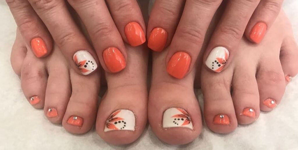 Charming Coral Nail Art Designs