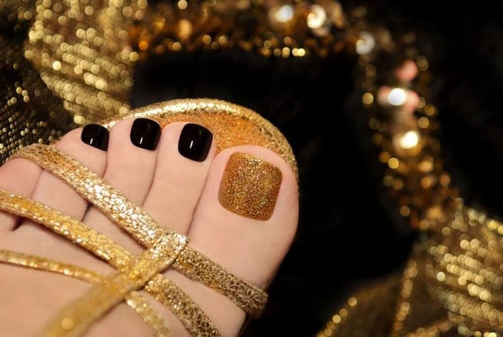 30+ Toe Nail Designs that You’ll Love