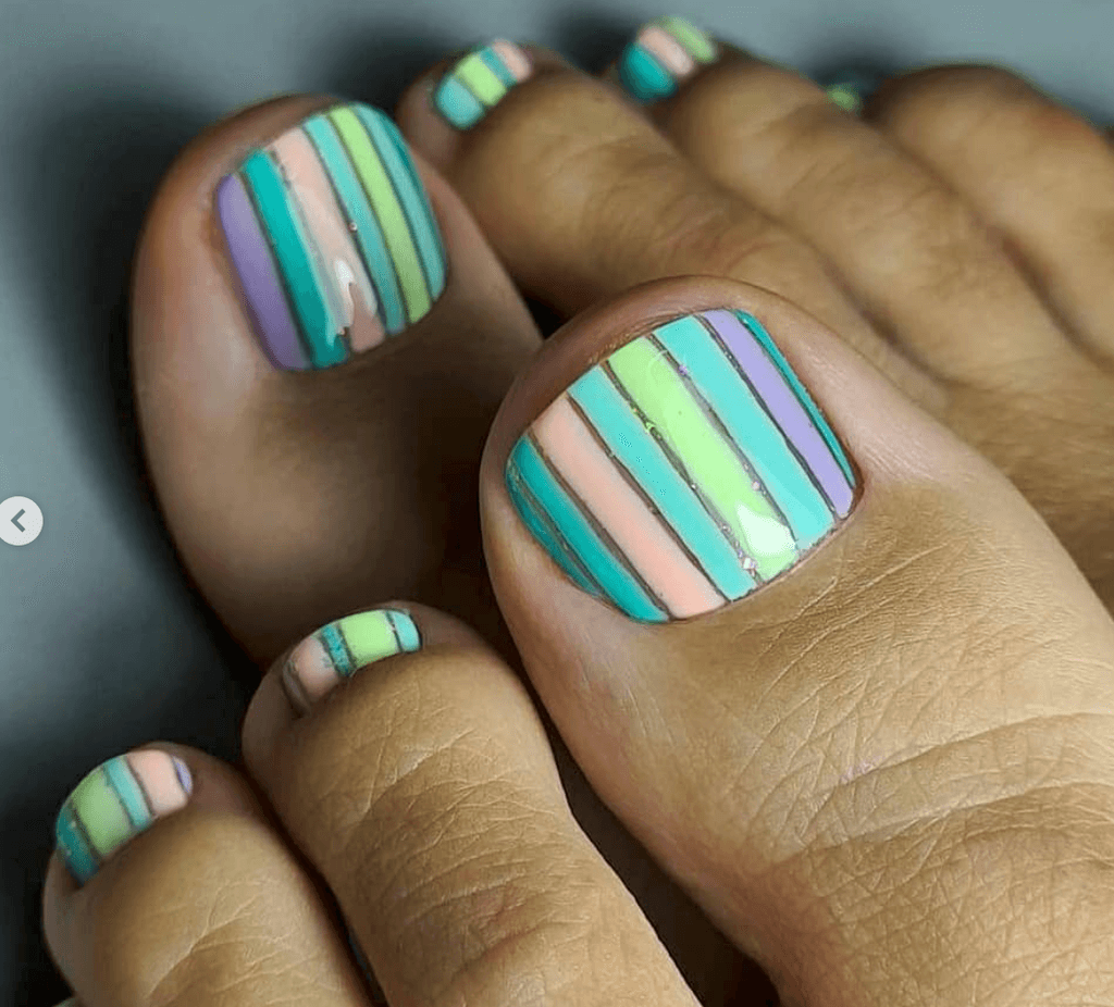 Trendy Colorful Stripes nails