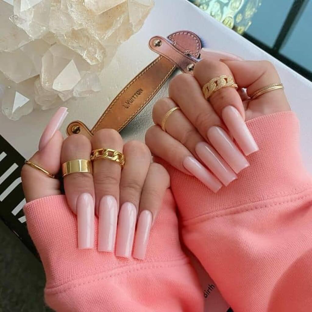 short light pink nails