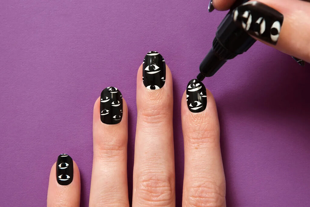 Black Nails with Eyes