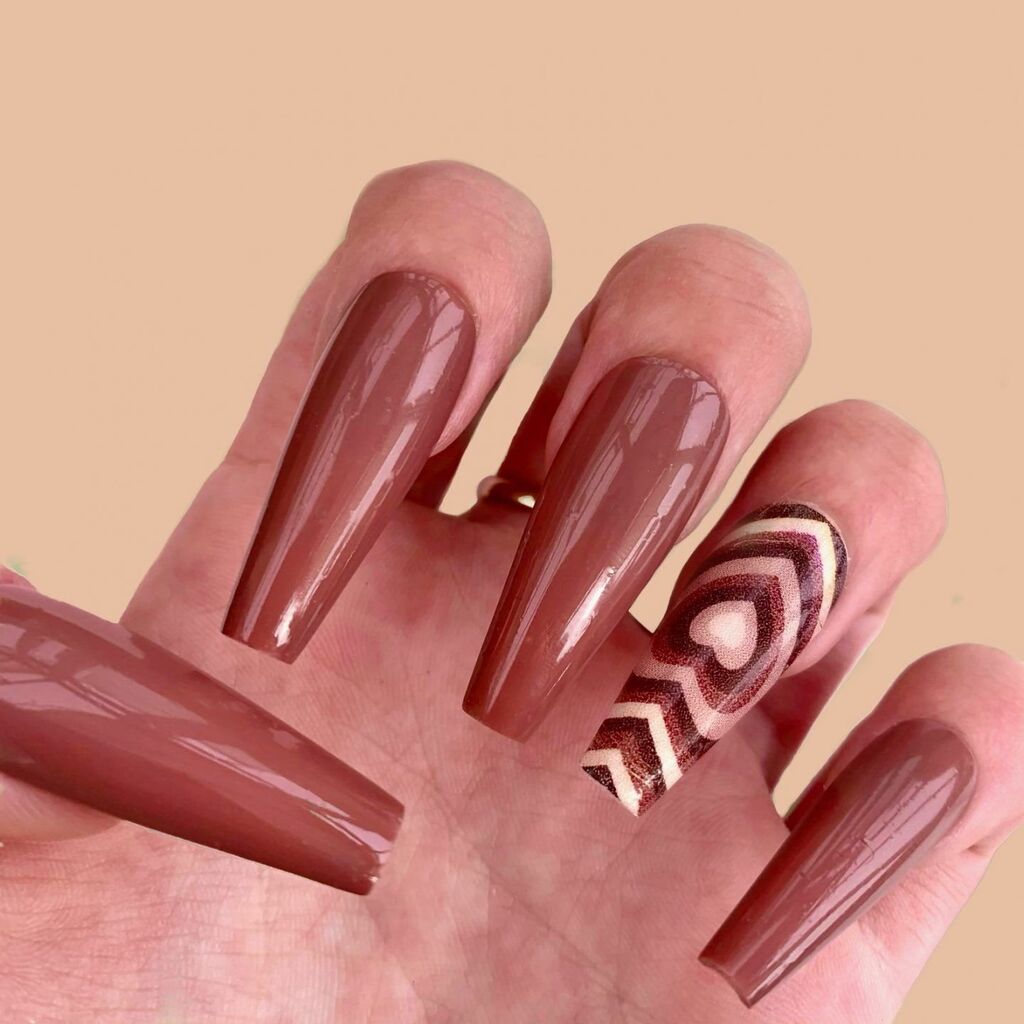 different shades of brown acrylic nails
