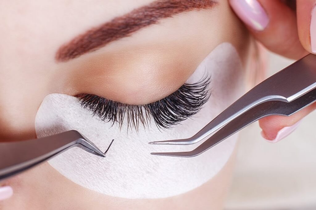 how to remove eyelash extensions