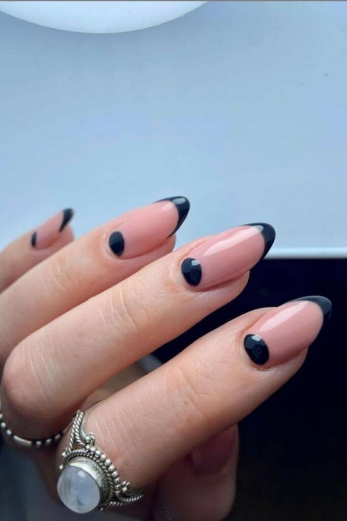 17 Stunning Black French Tip Nails That You Must Try in 2022