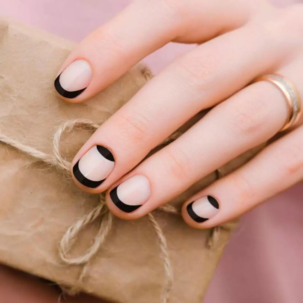 Inverted and Outlined black french tip nails