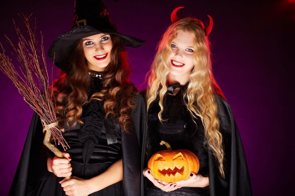 Witch Halloween costumes 