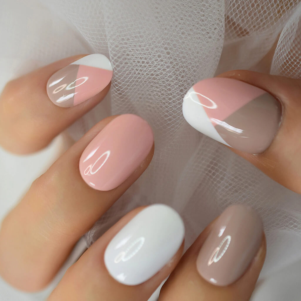 trendy short acrylic nails