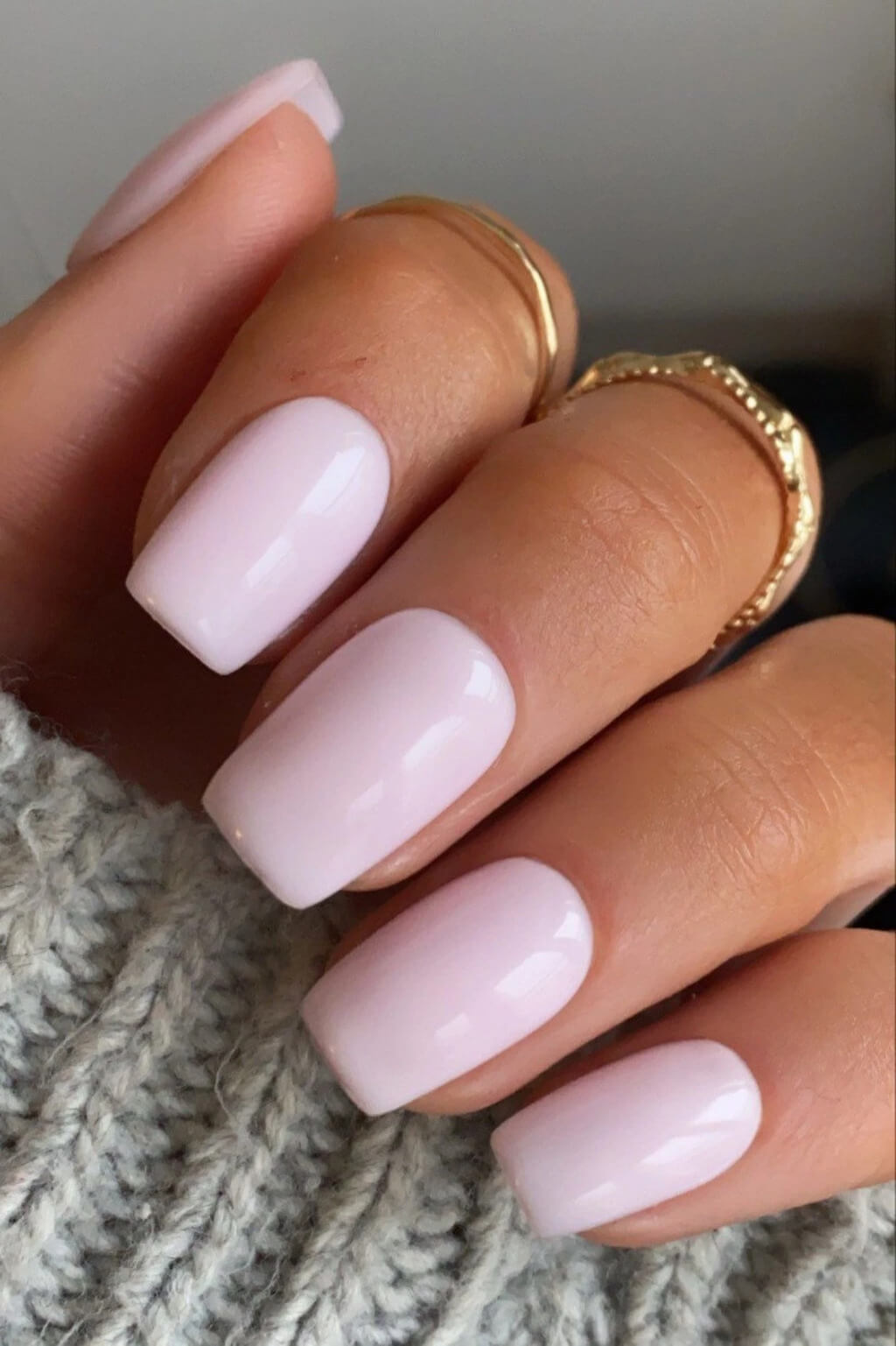 trendy short acrylic nails