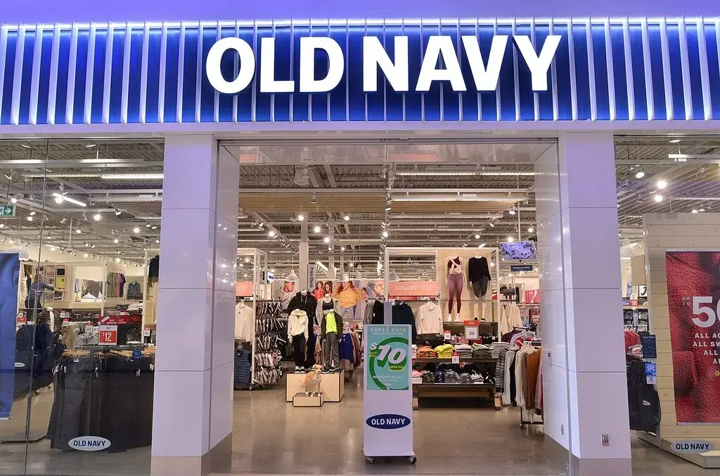 Old Navy to Buy Cheap Workout Clothes