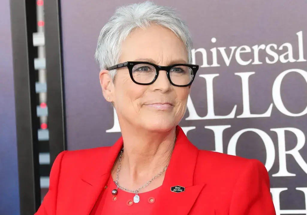 Female Celebs' Gray Hair and Glasses Look