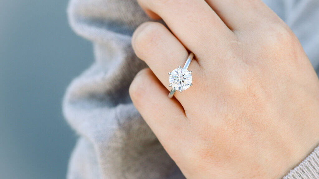 Pros and Cons of Different Engagement Ring Metals